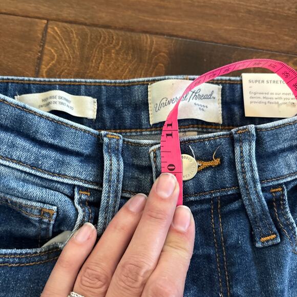 NWT Universal Thread High Rise Skinny Slim Leg Ripped Jeans Stretch Women 2 Long - Picture 6 of 7